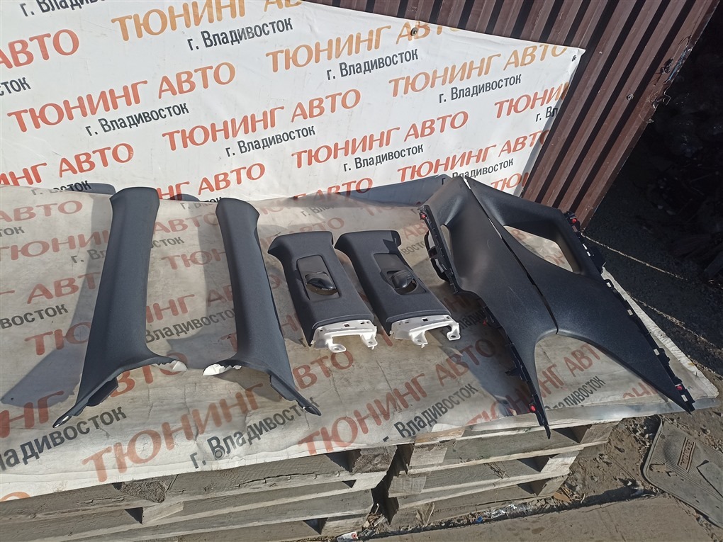 Накладка на стойку кузова LEXUS RX200T AGL25 8AR-FTS 2015 1577 (б/у)