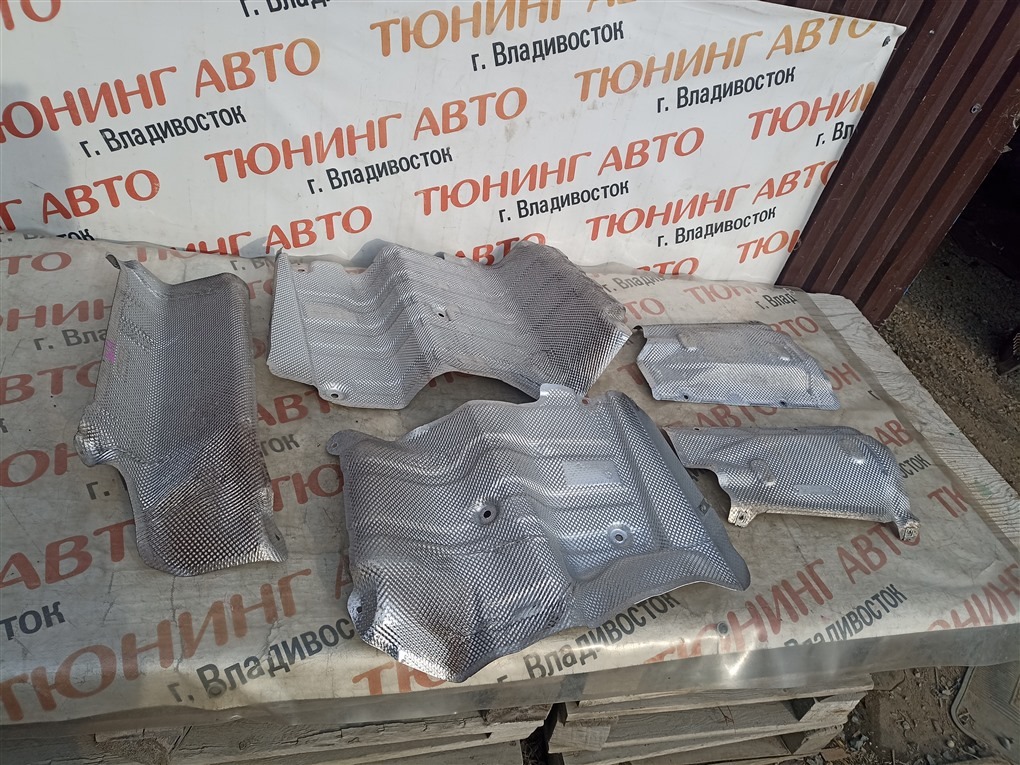 Тепловая защита глушителя MERCEDES-BENZ C-CLASS W205 M274DE20AL 2015 1578 (б/у)