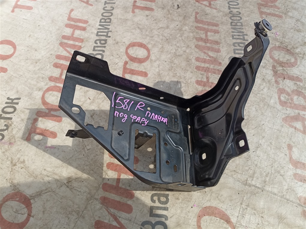 Крепление фары BMW X1 F48 B47C20A 2018 переднее правое 734250208 1581 (б/у)