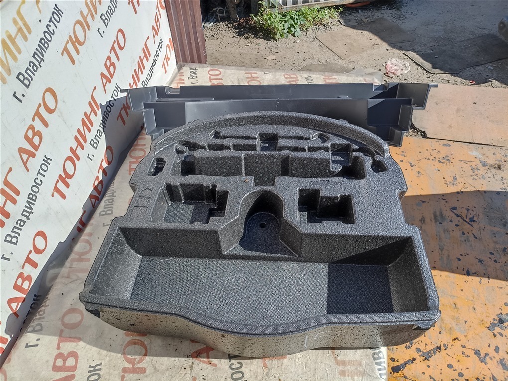 Пол багажника пластик TOYOTA HARRIER MXUA85 M20A-FKS 2021 1584 (б/у)