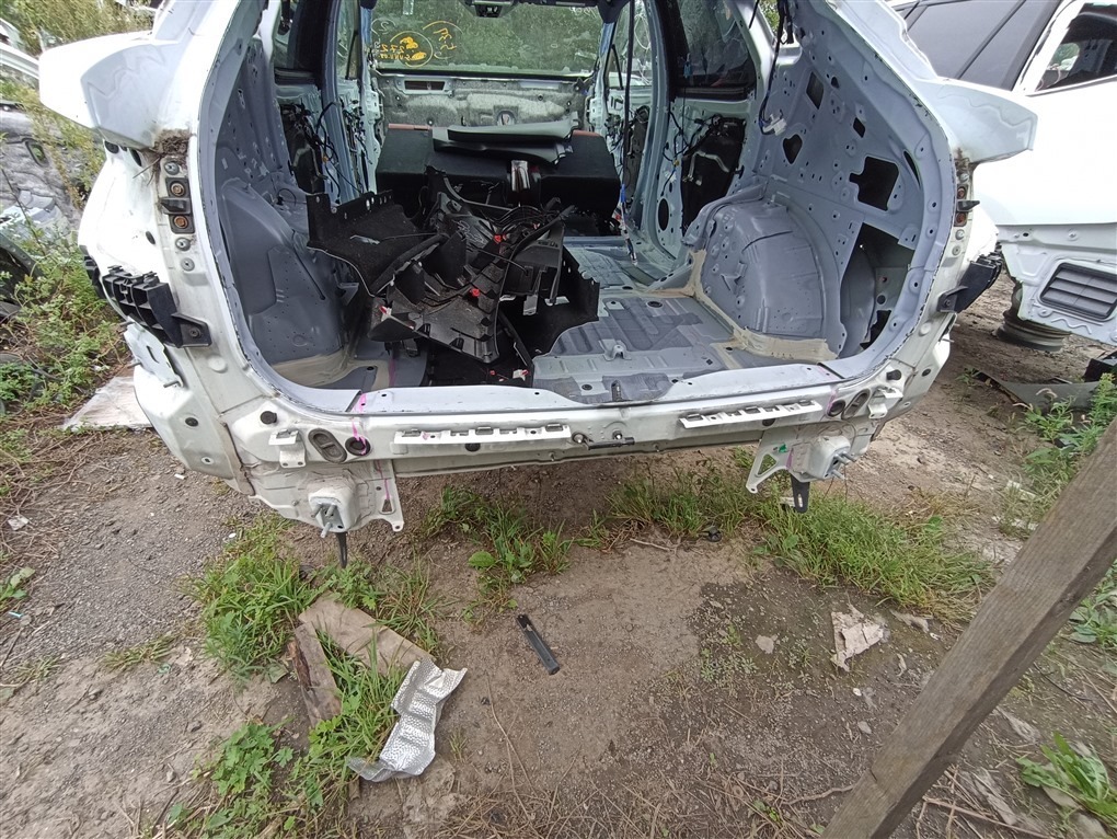 Rear cut LEXUS RX200T AGL25 8AR-FTS 2015 белый 083 1585 (б/у)