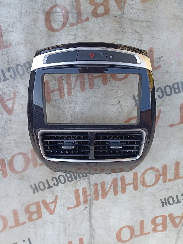 Консоль магнитофона MITSUBISHI RVR GA4W 4J10 2017 1586 (б/у)