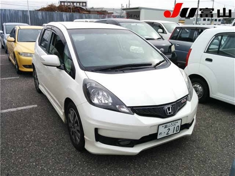 Автомобиль HONDA FIT GE8 L15A 2012 года в разбор