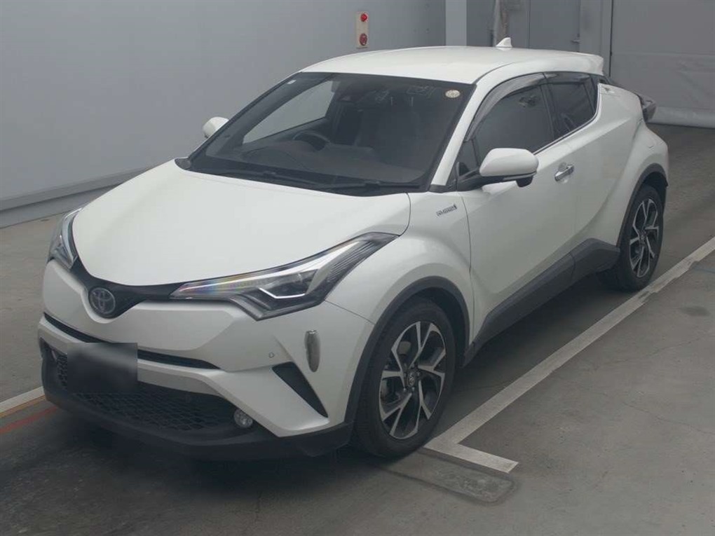 Автомобиль TOYOTA C-HR ZYX10 2ZR-FXE 2018 года в разбор