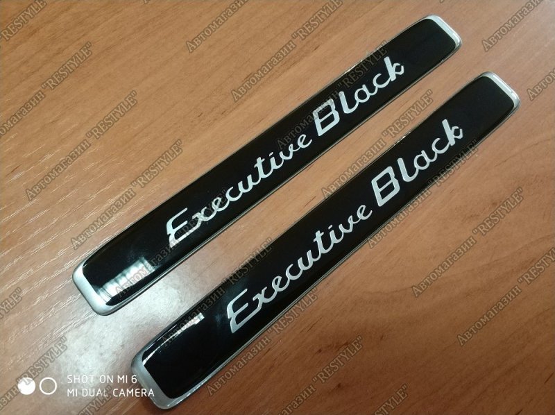 Эмблема Executive Black задняя Toyota Land Cruiser URJ202W 48E8r954-273 новая