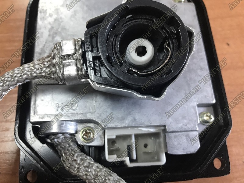 Блок розжига ксенона передний Camry 2006-2011 40