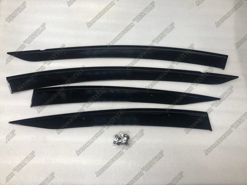 Ветровики Toyota Aqua 2011-2021 10 5Y78F-89AS040 новая