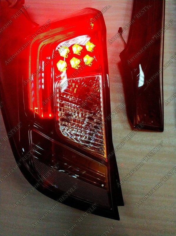 Стопы (задние фонари) задние honda FIT GK