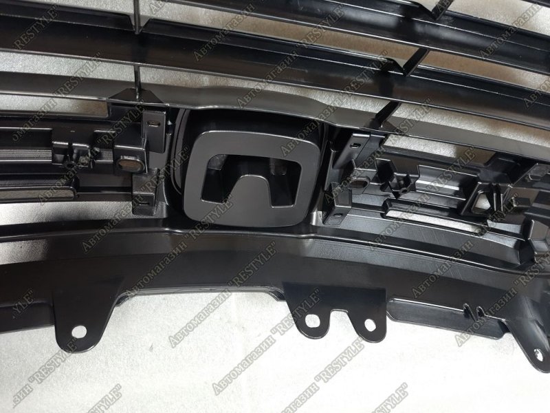 Решетка радиатора передняя Honda Vezel RU