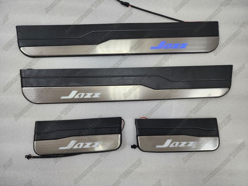 Накладки на пороги Honda Jazz TR897HR519 новая