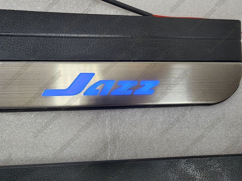 Накладки на пороги Jazz