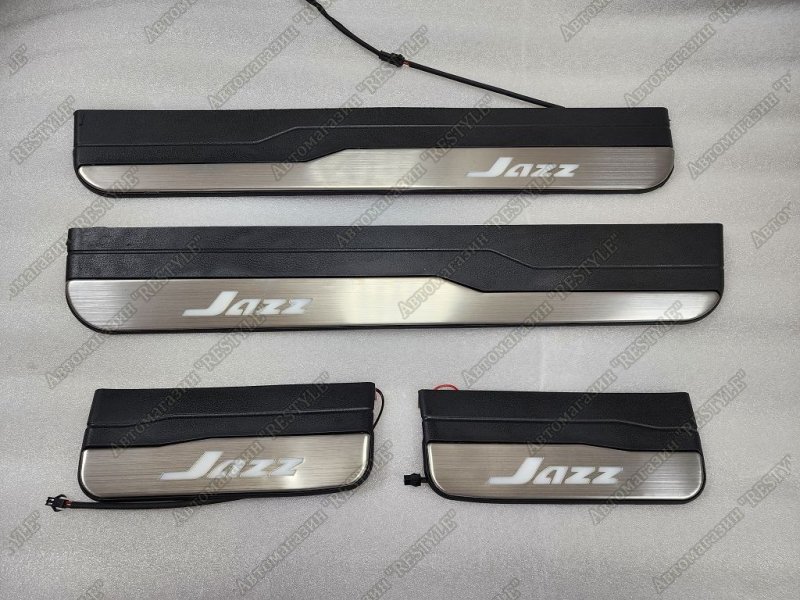 Накладки на пороги Jazz