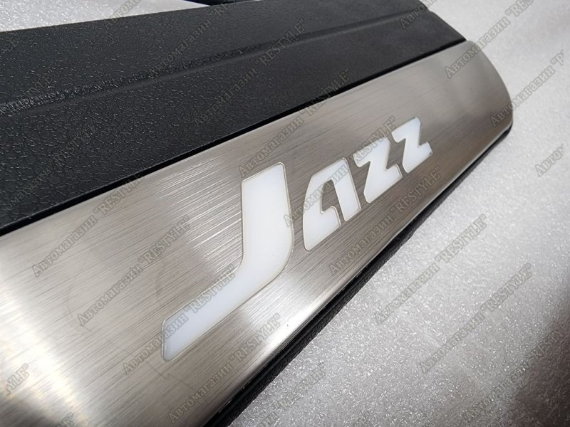 Накладки на пороги Jazz