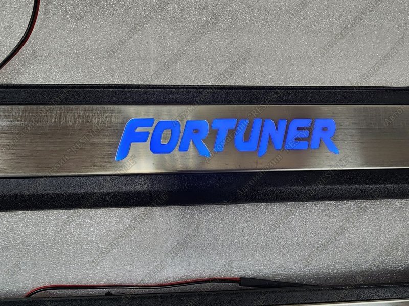 Накладки на пороги Fortuner 2016-2023