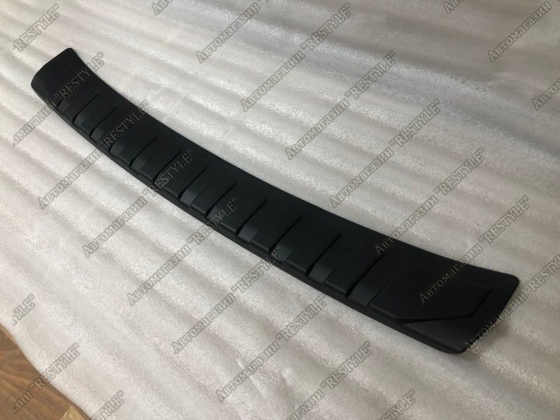 Накладка на бампер subaru Outback 2019-2023 BT 545OUT96 новая