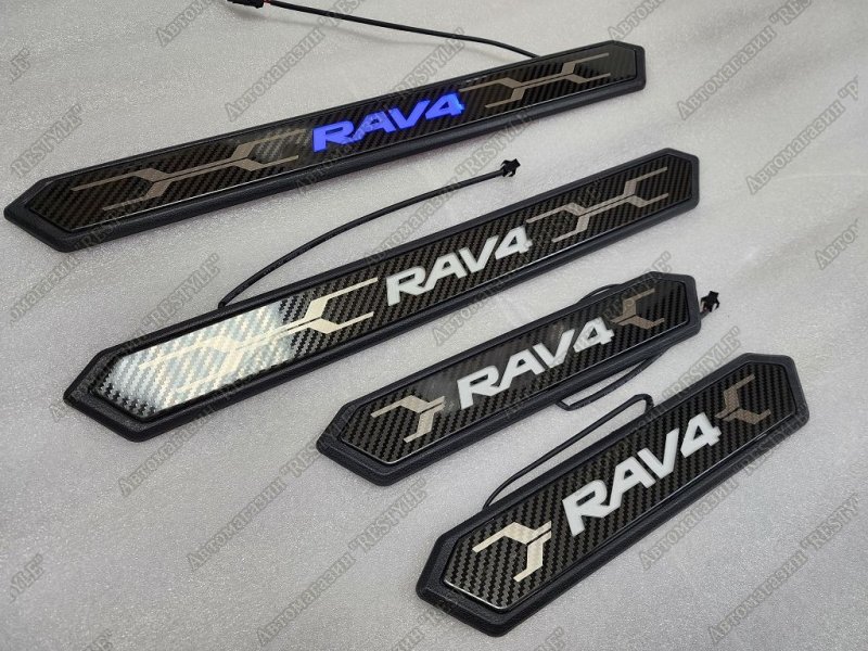 Накладки на пороги передние RAV4 2018-2022 AXAA54