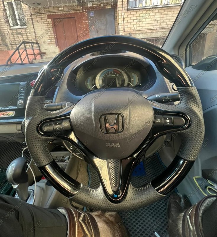 Руль SHUTTLE VEZEL FIT 2013-2019