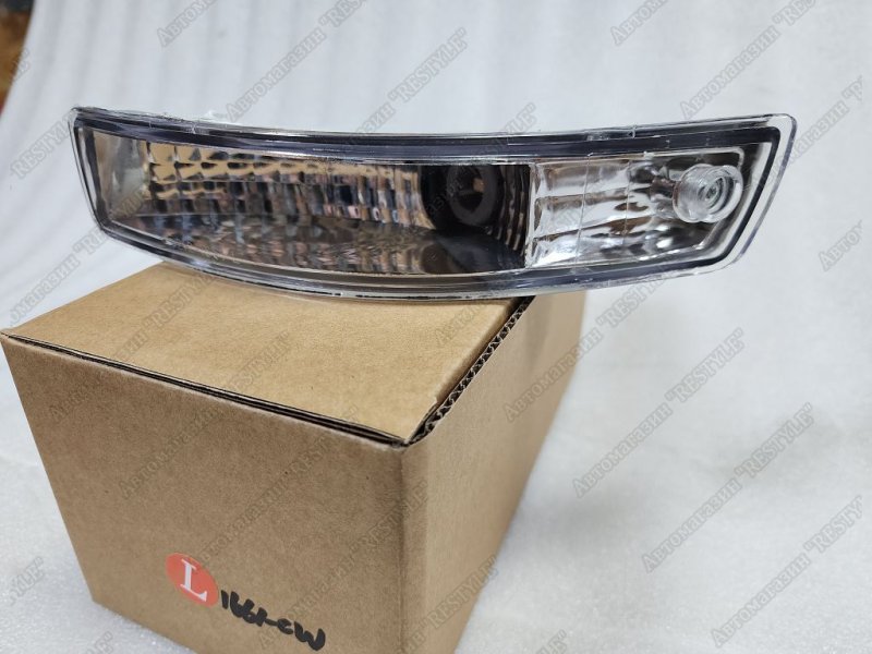 Поворотник в бампер передний левый Toyota Corolla 100