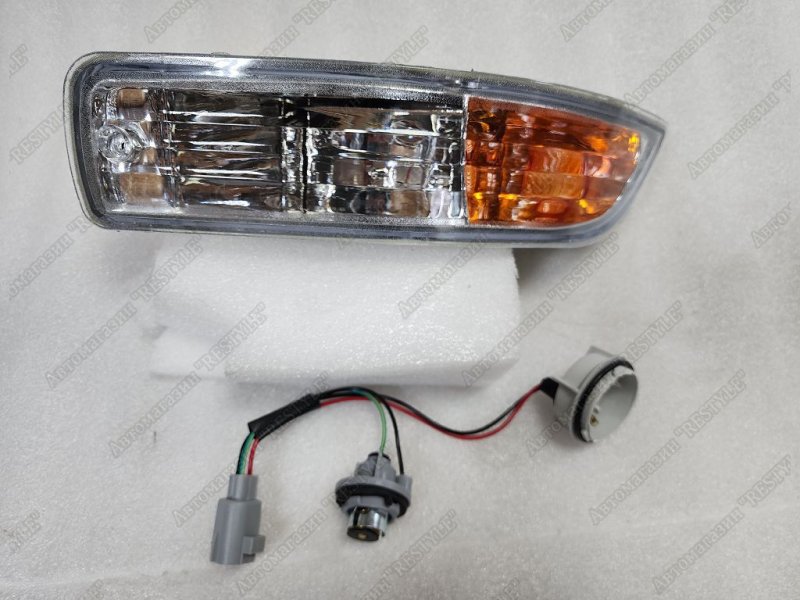 Туманка и поворотник передняя левая Toyota Corona 1992-1996 190 TYJ-01-0345 новая