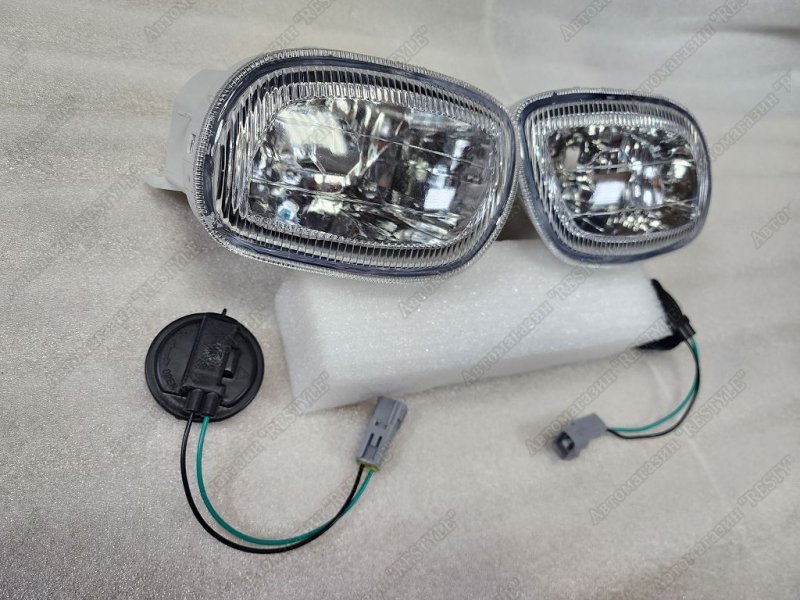 Туманки передние Toyota carina 1996-1998 210 TYJ-01-0446 новая