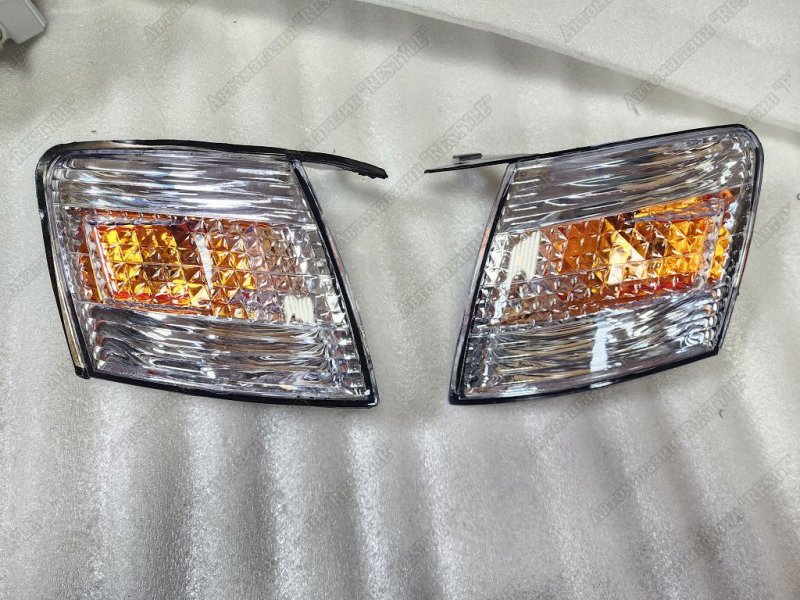 Поворотники габариты передние toyota Cresta 1996-2001 100 TYJ-01-0481 новая