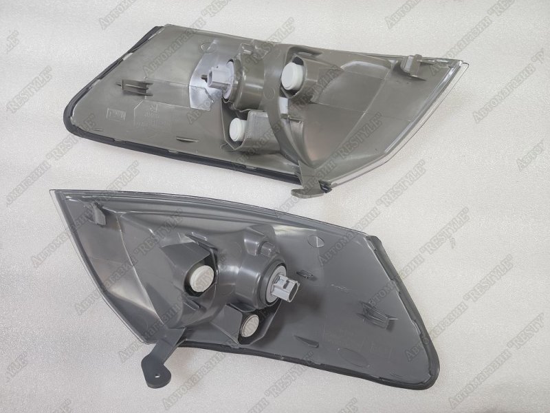 Поворотники габариты передние Toyota Mark II Wagon Qualis 1997-2002