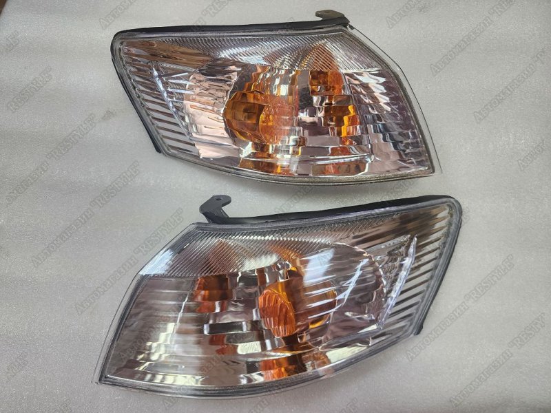 Поворотники габариты передние toyota Toyota Mark II Wagon Qualis 1997-2002 TYJ-01-0495 новая