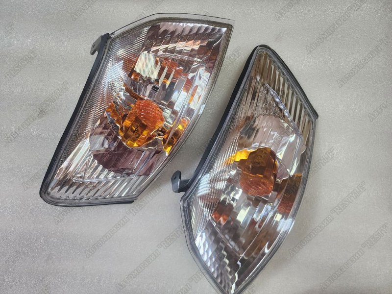 Поворотники габариты передние Toyota Mark II Wagon Qualis 1997-2002