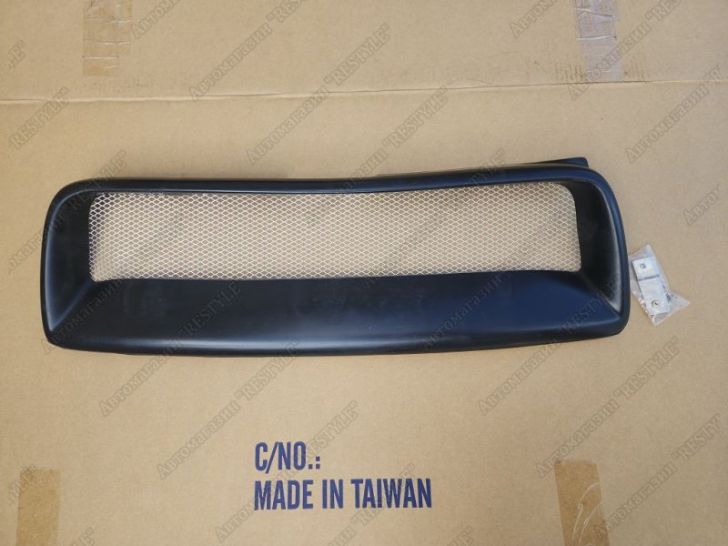 Решетка радиатора передняя subaru forester 2002-2004 SG SF-P1931-FG новая