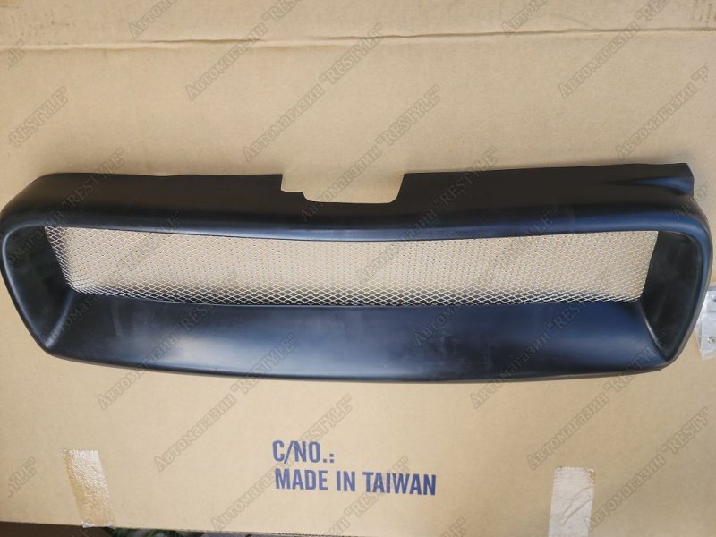 Решетка радиатора передняя forester 2002-2004 SG