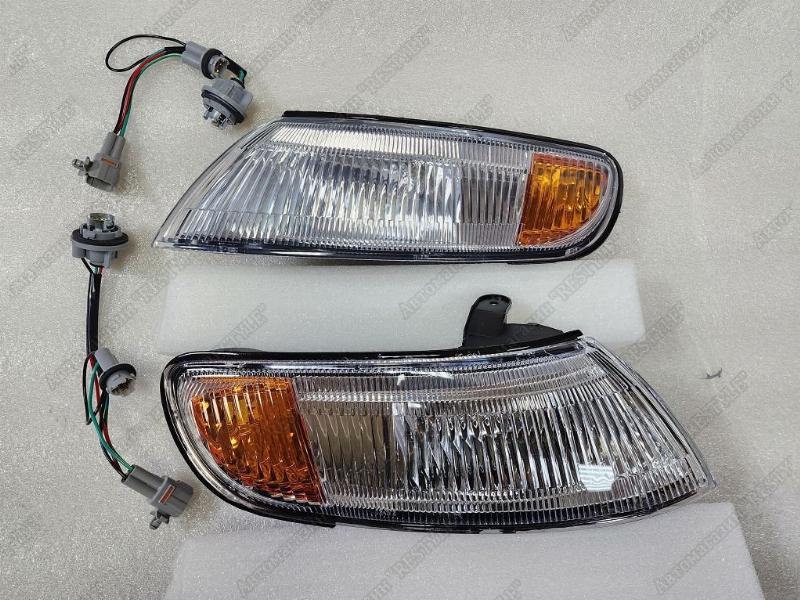 Запчасть поворотники габариты передние TOYOTA Corolla Ceres 1992-1998 TYJ-01-0328 новая Поворотники габариты передние TOYOTA Corolla Ceres 1992-1998 TYJ-01-0328 новая