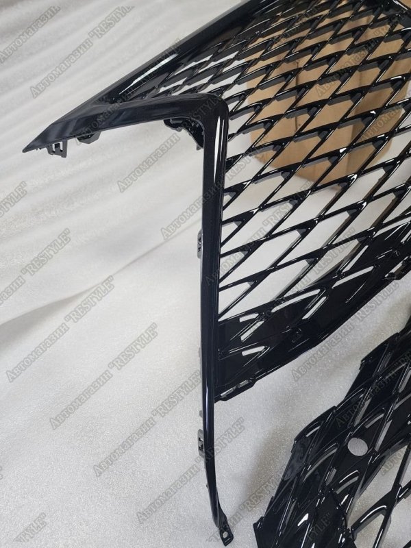 Решетка радиатора NX200 NX200t NX250 NX300 NX300h 2014-2017