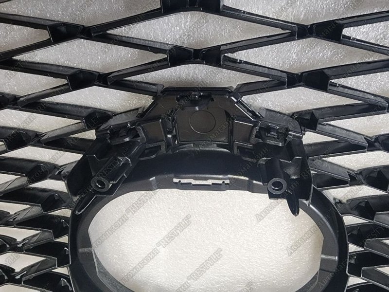 Решетка радиатора NX200 NX200t NX250 NX300 NX300h 2014-2017