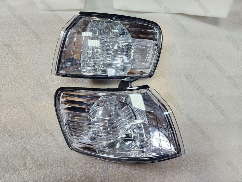 Запчасть поворотники габариты передние TOYOTA Corolla 1995-1997 110 TYJ-01-0275 новая Поворотники габариты передние TOYOTA Corolla 1995-1997 110 TYJ-01-0275 новая