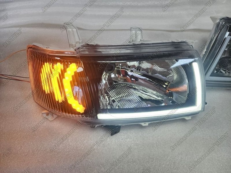 Фары передние TOYOTA Probox