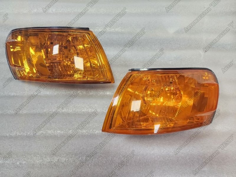 Поворотники габариты передние TOYOTA corolla 1991-2000 100 06002D новая