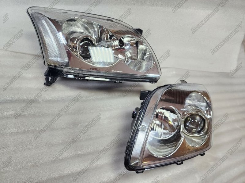 Фары передние Avensis 2003-2006 250 Фары передние Avensis 2003-2006 250