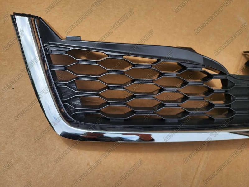 Решетка радиатора задняя SUBARU Forester SJ5