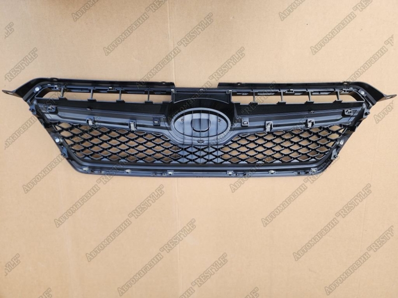 Решетка радиатора передняя Subaru XV