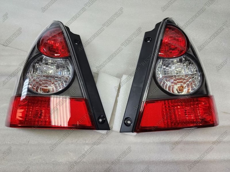 Стопы (задние фонари) задние SUBARU Forester 2002-2008 84201SA370 84201SA360 новая