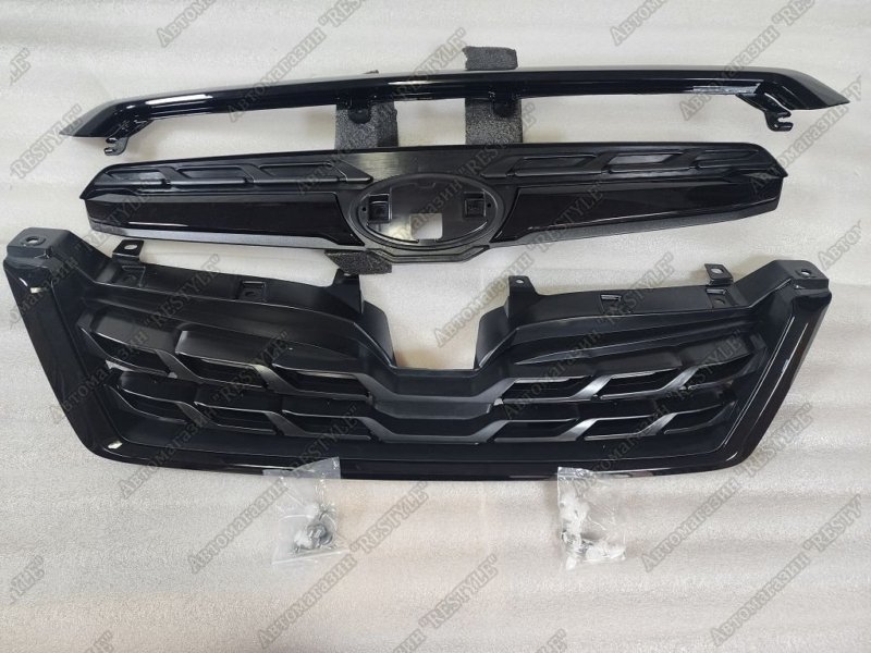 Решетка радиатора передняя Subaru Forester SJ5