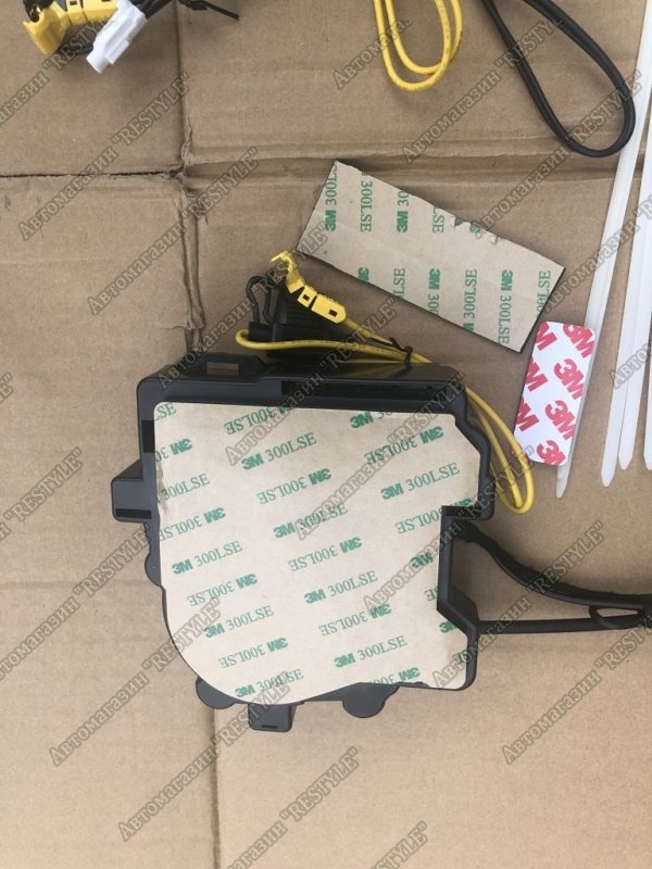 Доводчик двери левый Toyota land cruiser 2007-2021 200 FTDX001 новая