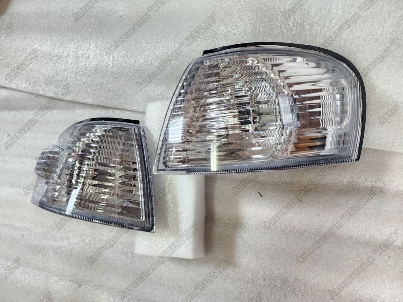 Поворотник габарит передний nissan Sunny