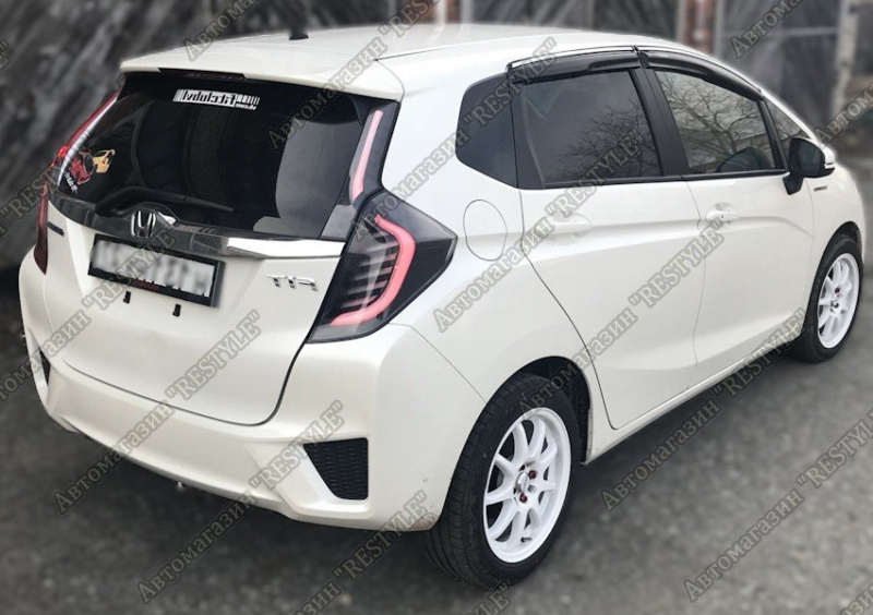 Запчасть стопы (задние фонари) honda FIT 2013-2020 TR897HR553 новая Стопы (задние фонари) honda FIT 2013-2020 TR897HR553 новая