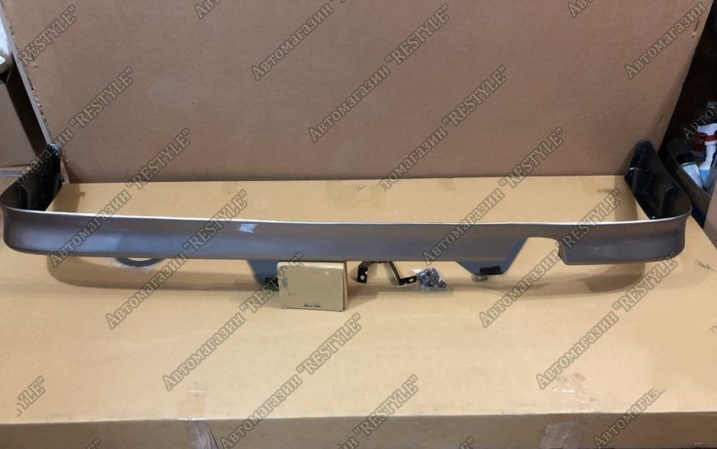 Губа задняя Toyota Land cruiser 1998-2007 100 LC100CHAMPAGE новая