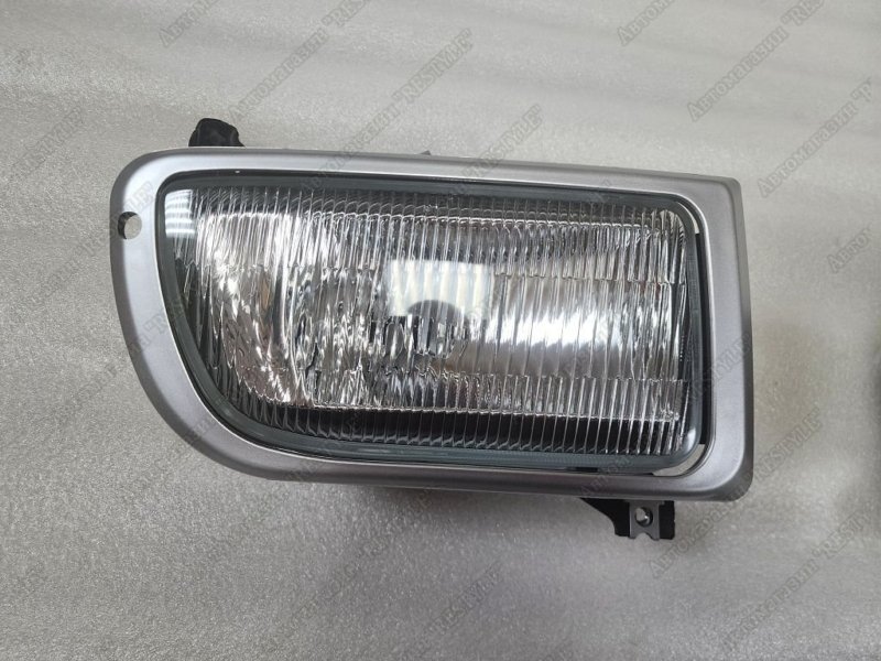 Туманка передняя правая Toyota Lite Ace Noah 1996-1998 40 969595 новая