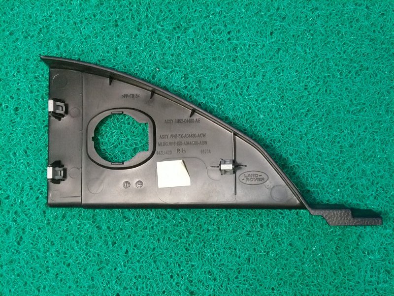 Накладка на торпедо правая Freelander 2008 L359 B6324S Накладка на торпедо правая Freelander 2008 L359 B6324S