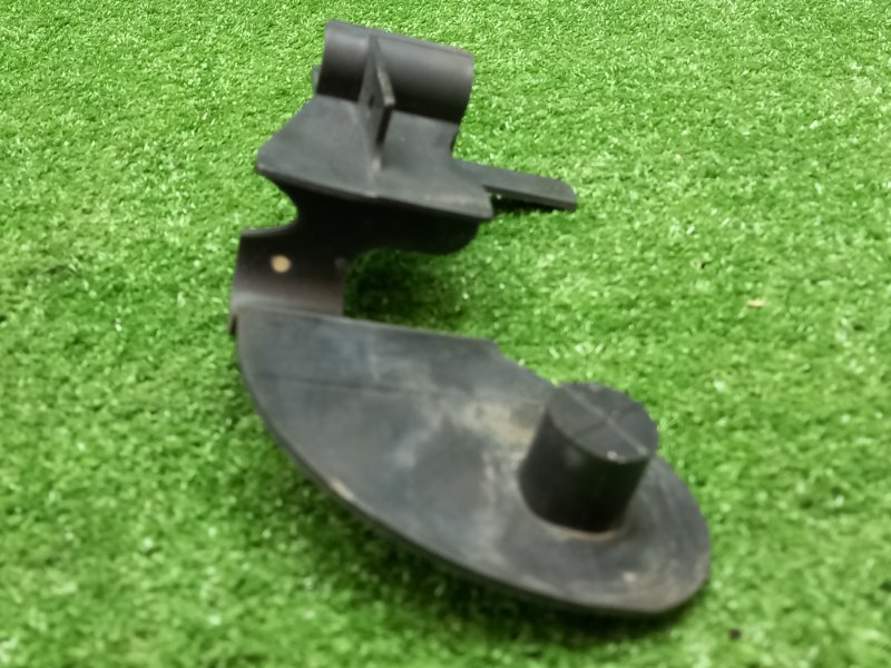 Кронштейн Discovery 2006 L319 448PN