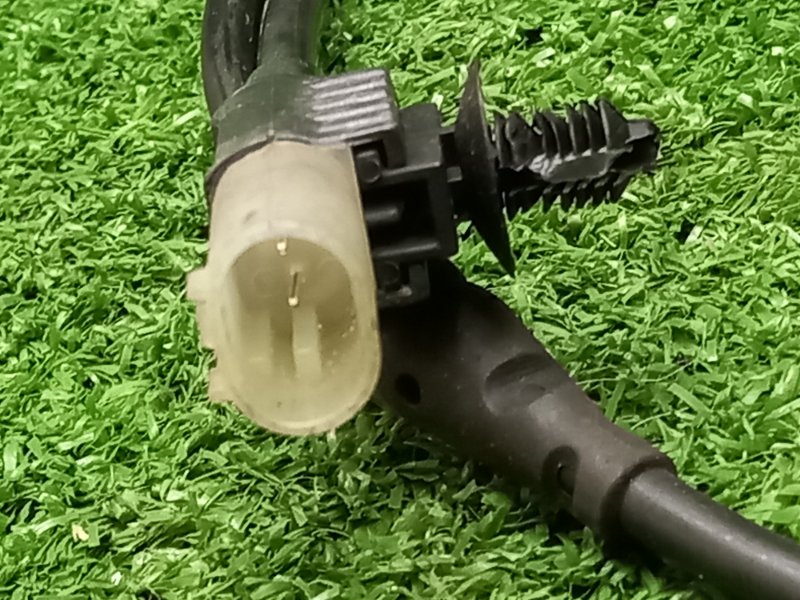 Датчик износа тормозных колодок задний правый Discovery 2006 L319 448PN Датчик износа тормозных колодок задний правый Discovery 2006 L319 448PN