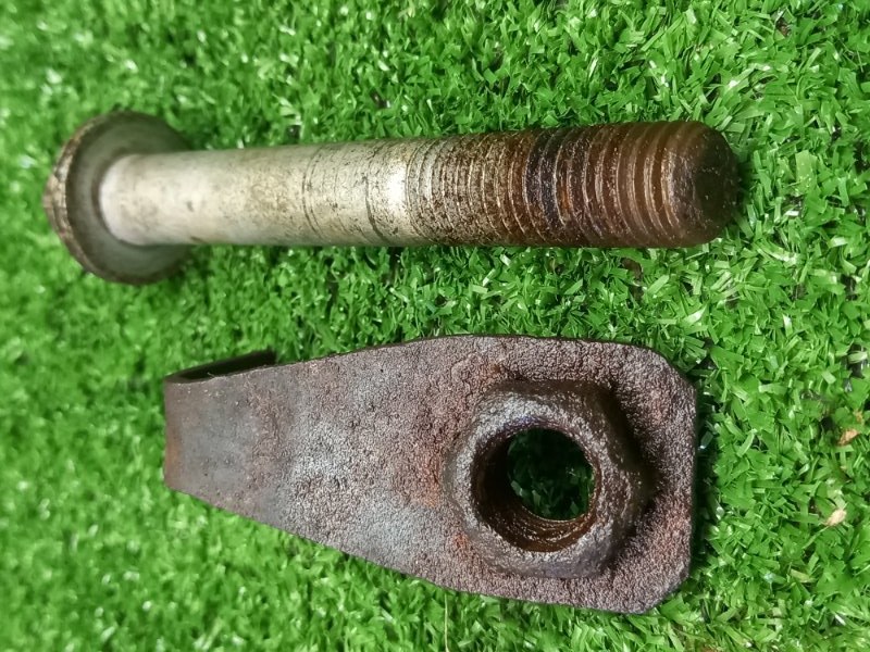 Болт развальный задний Land Rover Discovery L319 448PN Болт развальный задний Land Rover Discovery L319 448PN